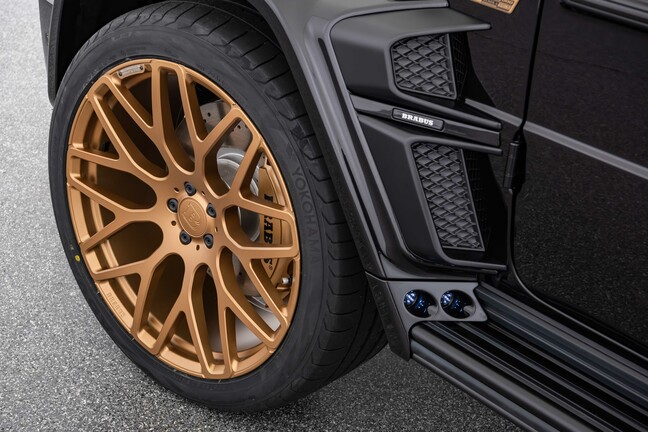 BRABUS 800 BLACK & GOLD (17)