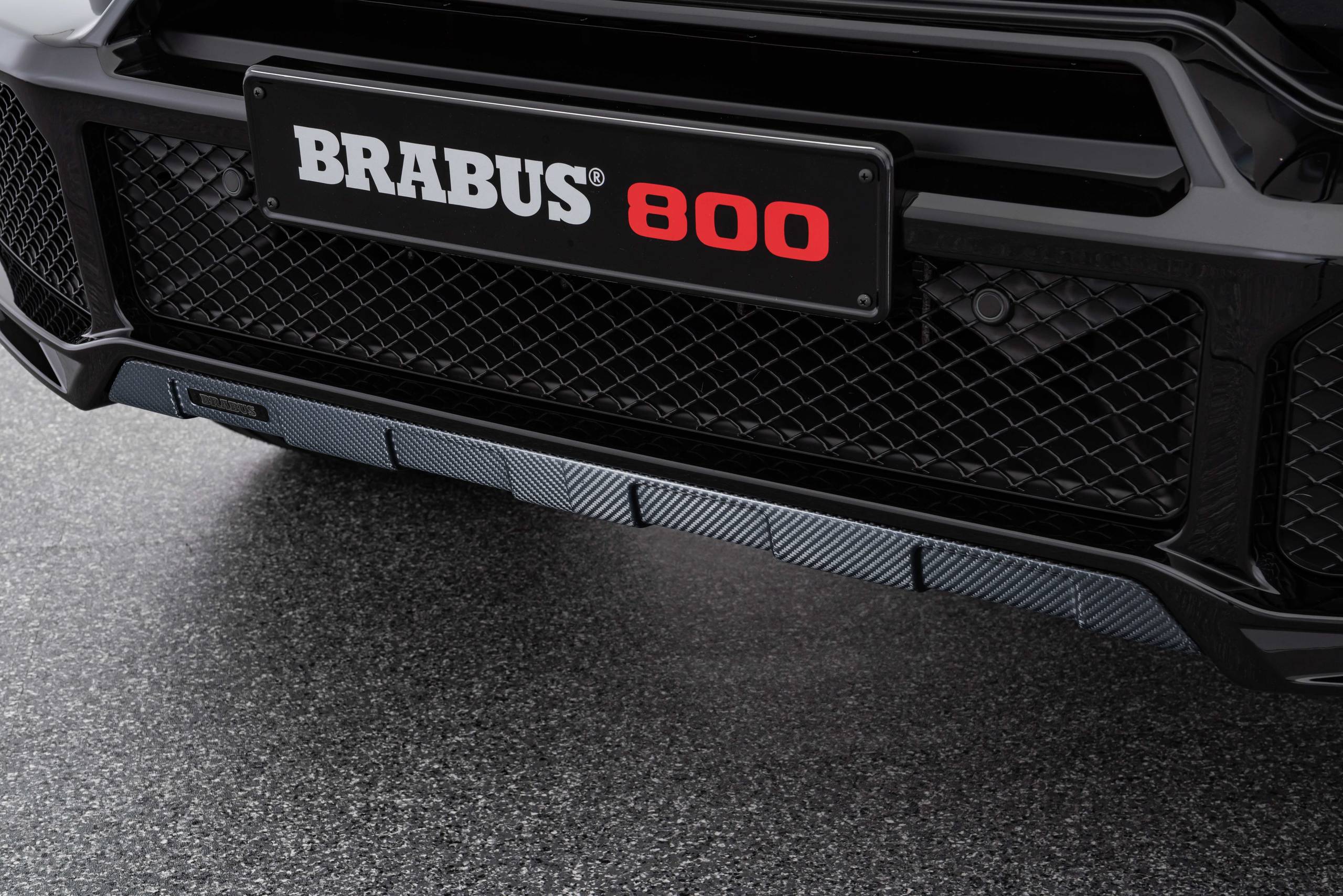 BRABUS 800 BLACK & GOLD (1)